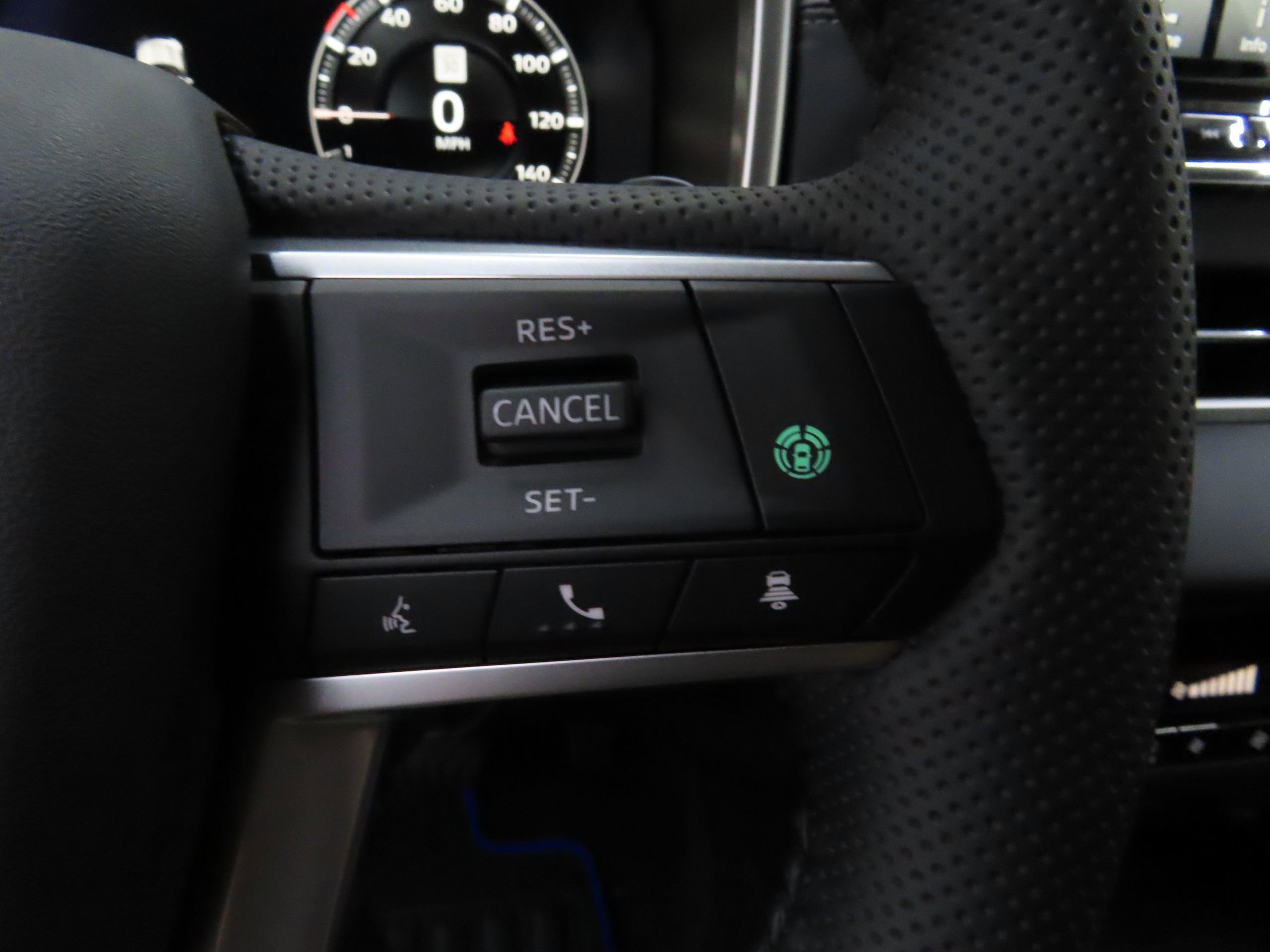 New 2025 Mitsubishi Outlander SE image 12