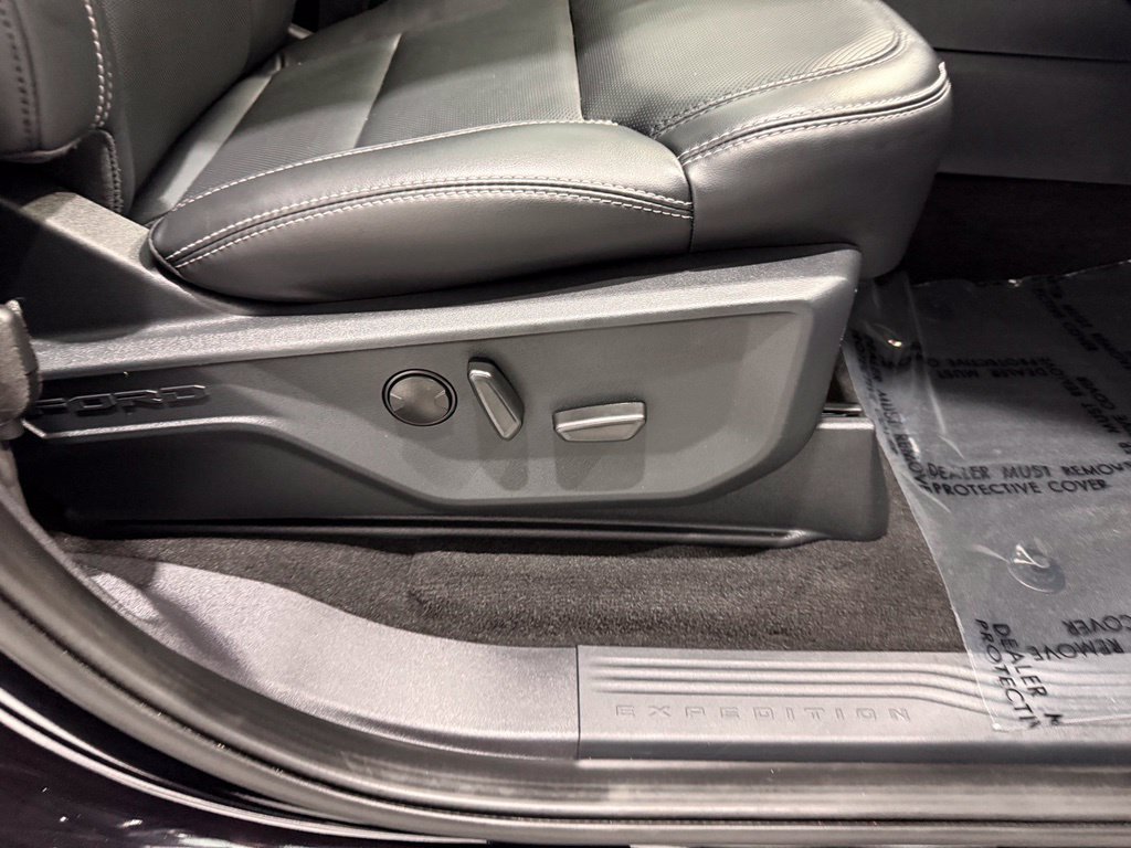 Certified 2025 Ford Expedition Max Platinum w/ Stealth Performance Package AWD/4WD image 27
