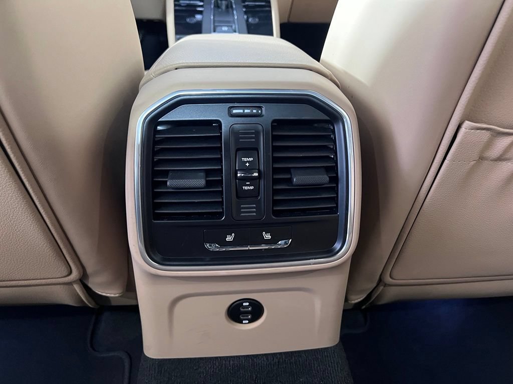 Certified 2023 Porsche Macan S AWD/4WD image 25