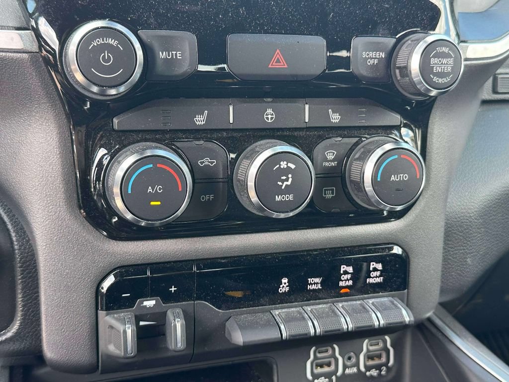 Used 2022 RAM 1500 Big Horn AWD/4WD image 25