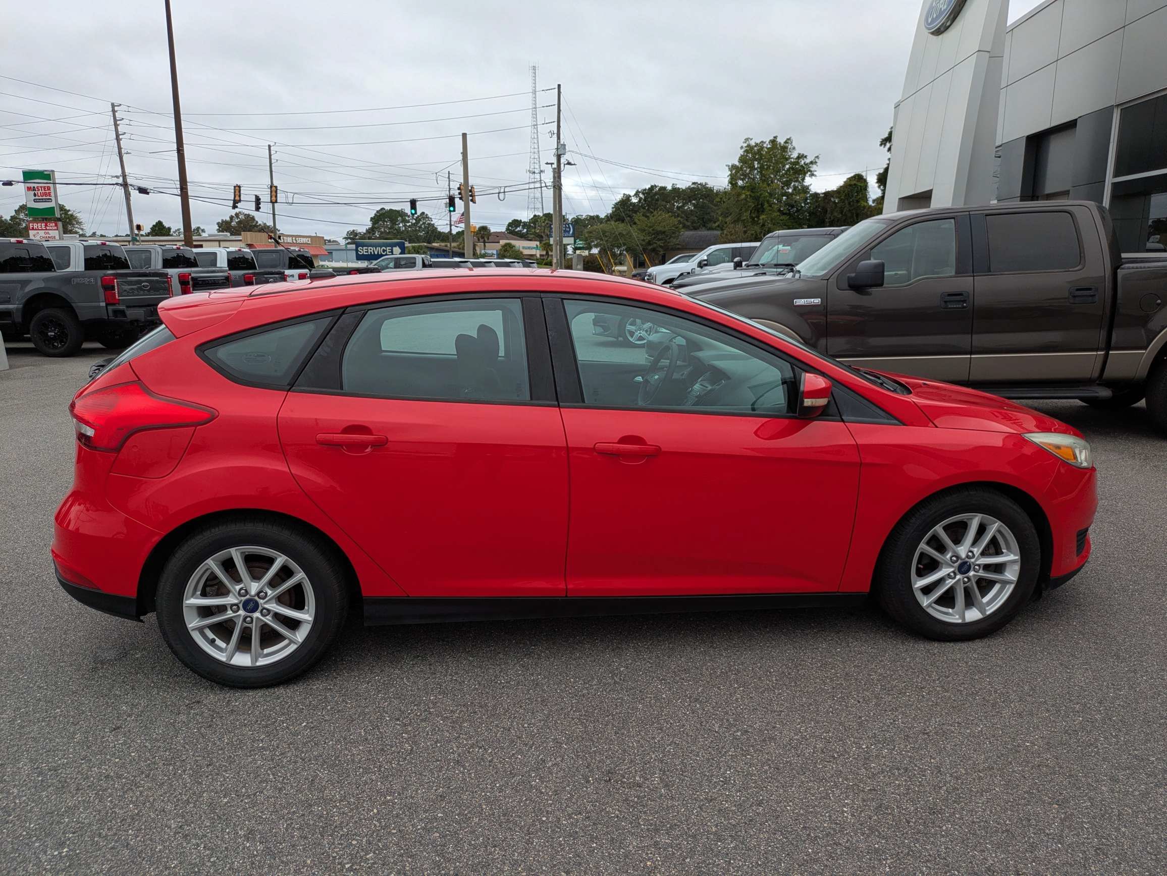 Used 2015 Ford Focus SE FWD image 3