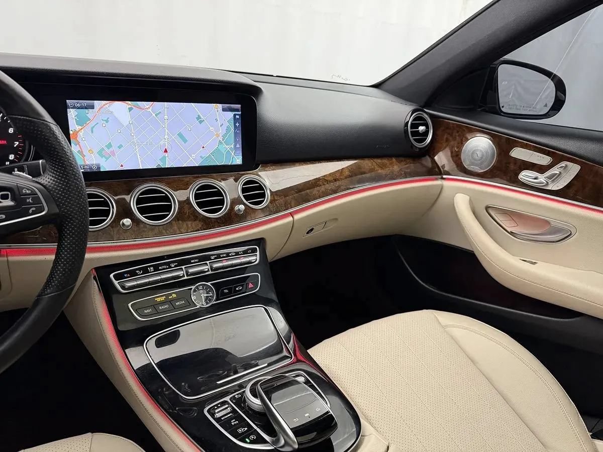 Used 2017 Mercedes-Benz E 300 4MATIC image 19