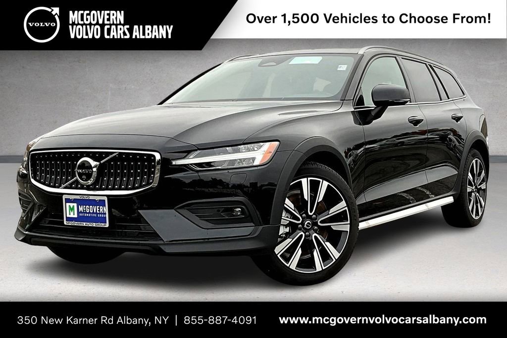 New 2026 Volvo V60 B5 Cross Country Ultra w/ Protection Package Premier