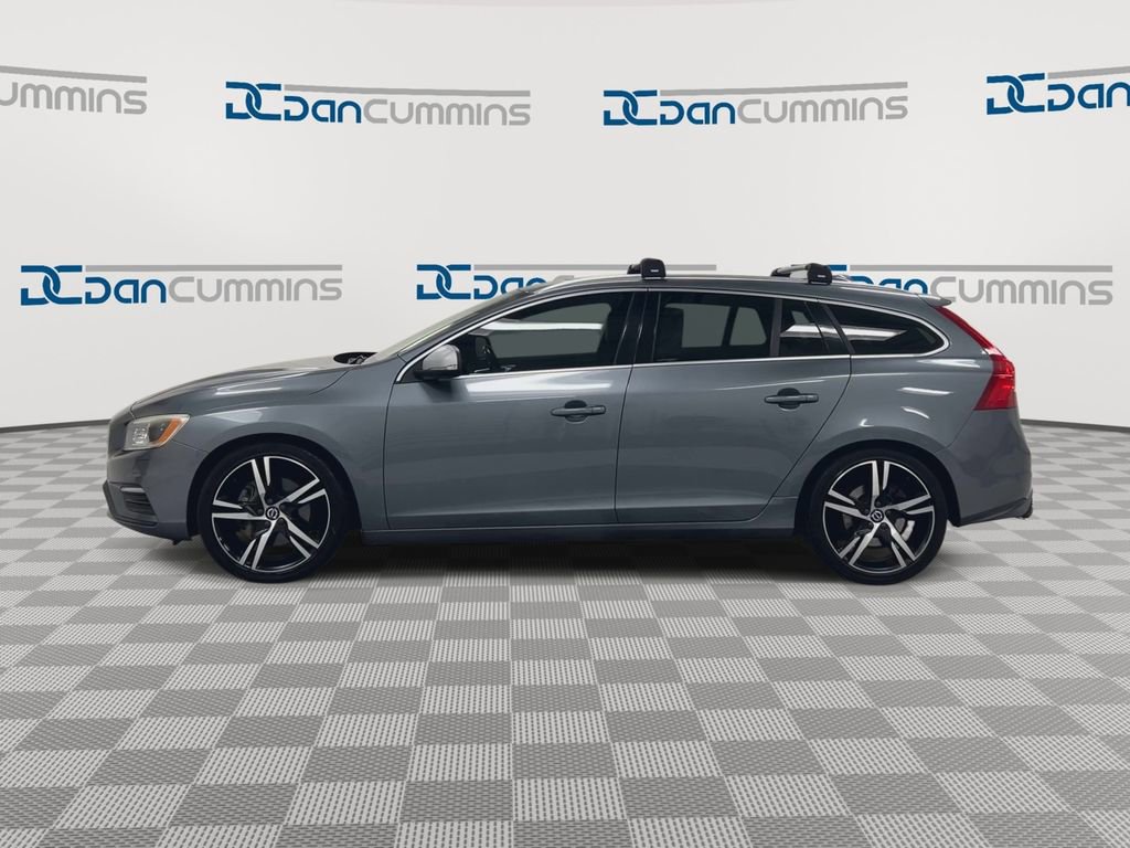 Used 2017 Volvo V60 T6 R-Design Platinum image 5