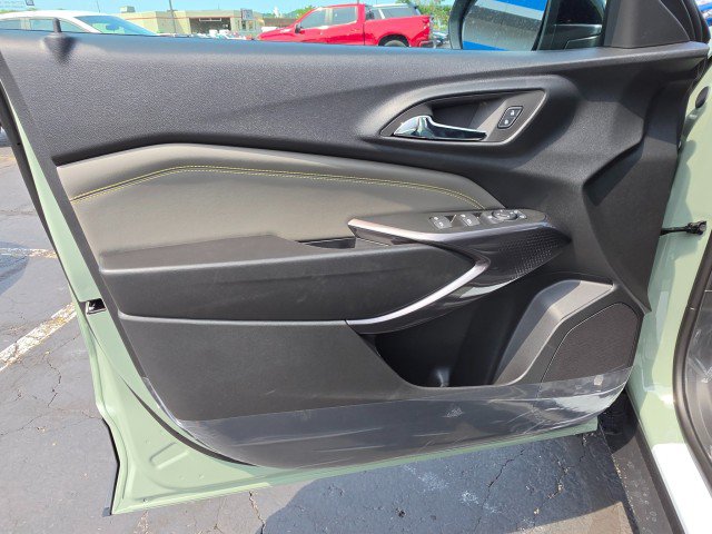 New 2026 Chevrolet Trax ACTIV w/ Sunroof Package FWD image 28