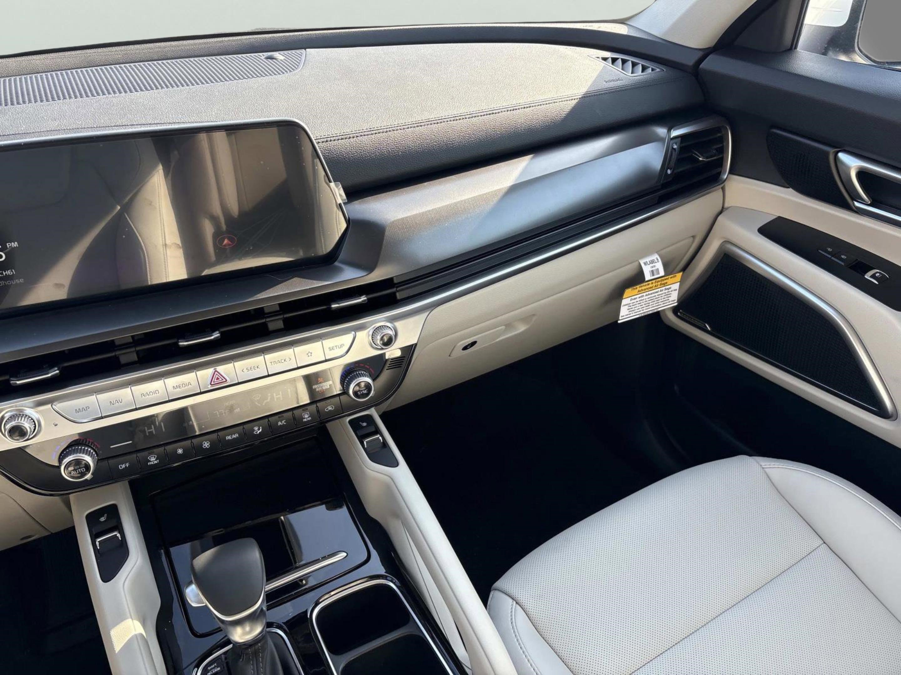 New 2025 Kia Telluride S image 11