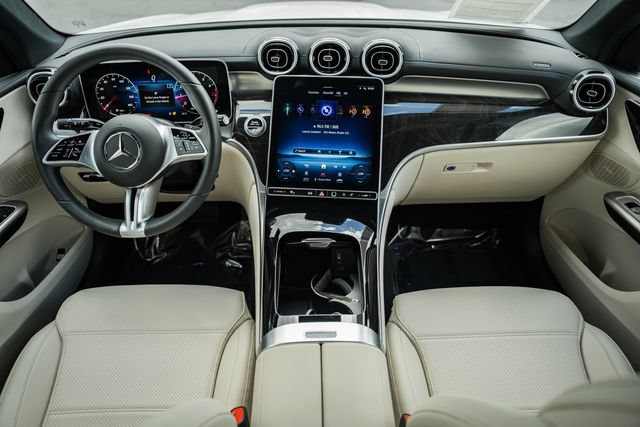 Used 2024 Mercedes-Benz GLC 300 4MATIC image 20