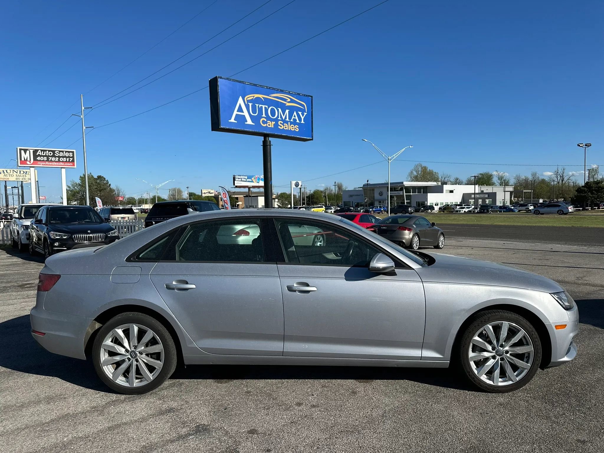 Used 2017 Audi A4 2.0T Premium w/ Audi MMI Navigation Plus FWD image 5