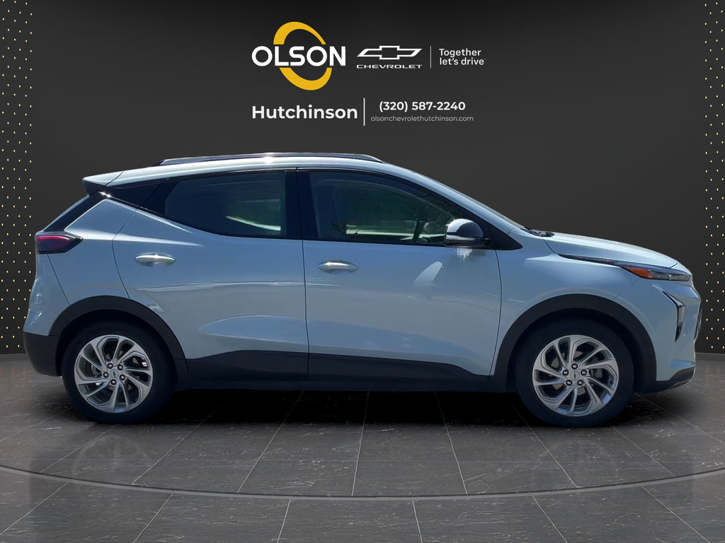 Certified 2023 Chevrolet Bolt EUV LT w/ Comfort Package FWD image 6