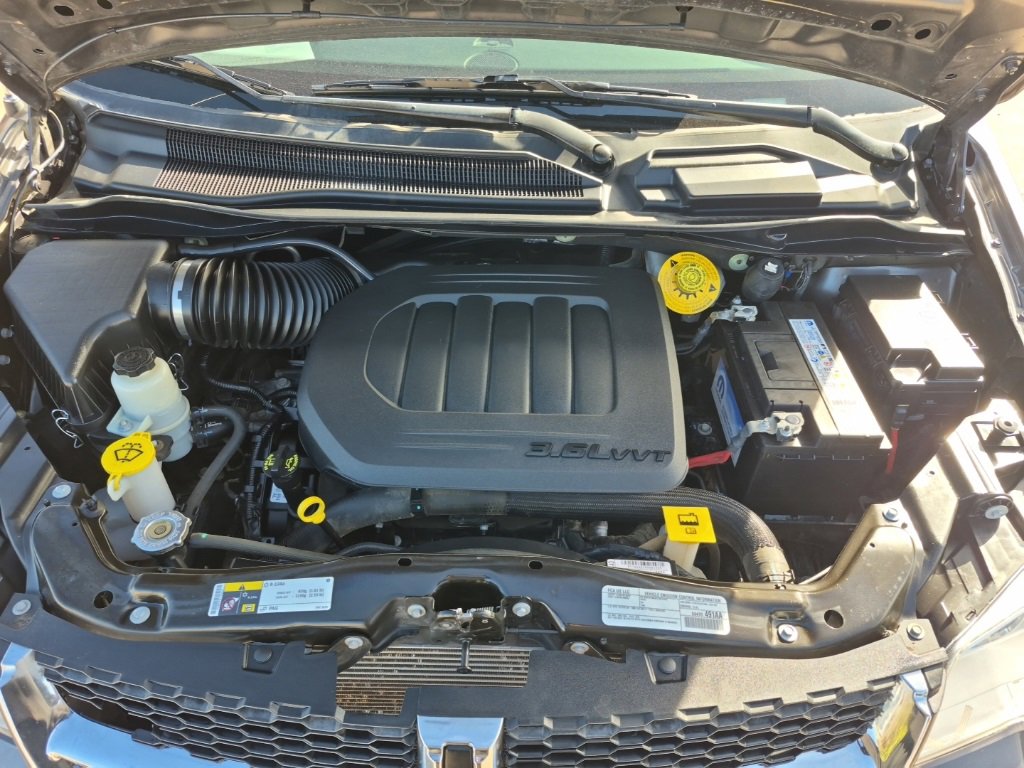 Used 2020 Dodge Grand Caravan SE w/ UConnect Hands-Free Group image 65