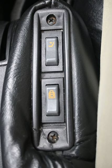 Used 1990 Chevrolet Corvette Convertible RWD image 7