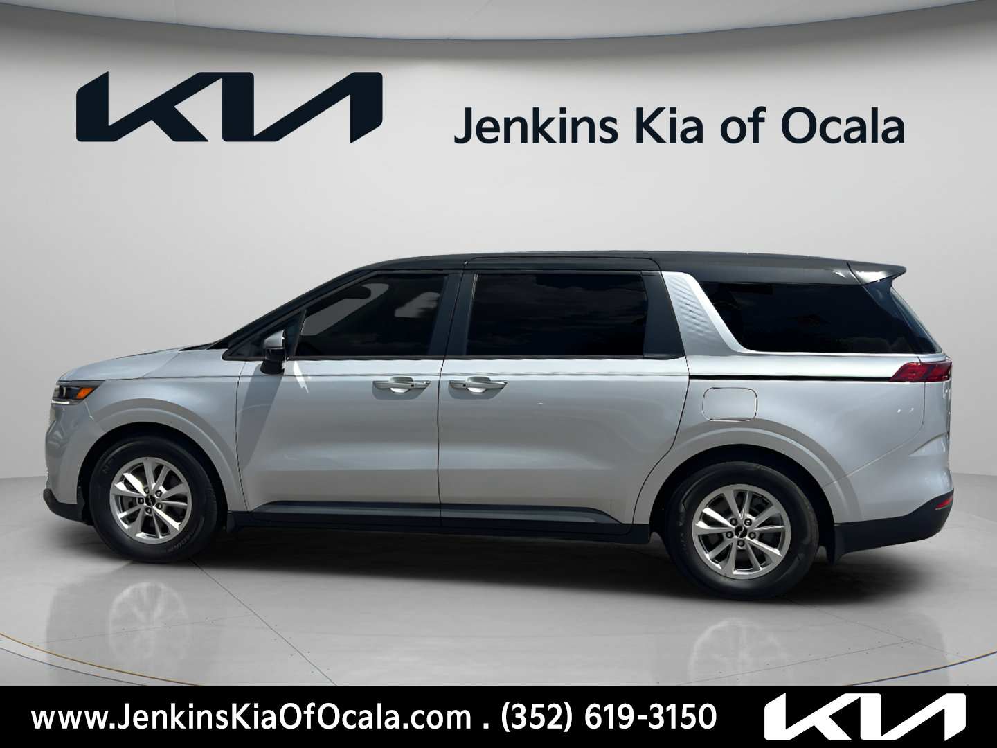 Used 2023 Kia Carnival LX FWD image 6
