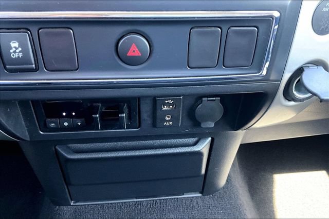 Used 2017 Nissan Titan SV RWD image 30