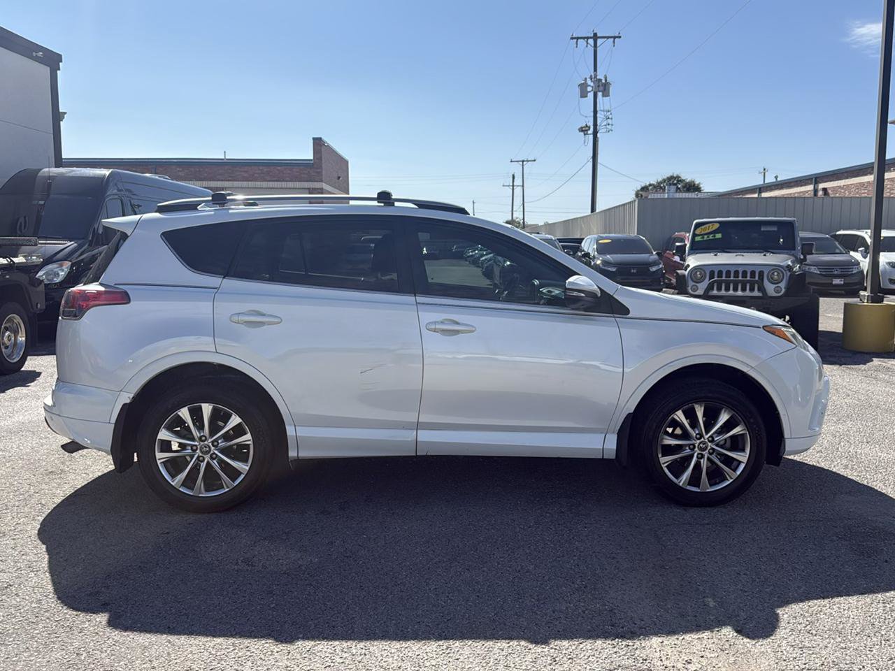 Used 2018 Toyota RAV4 Platinum FWD image 5