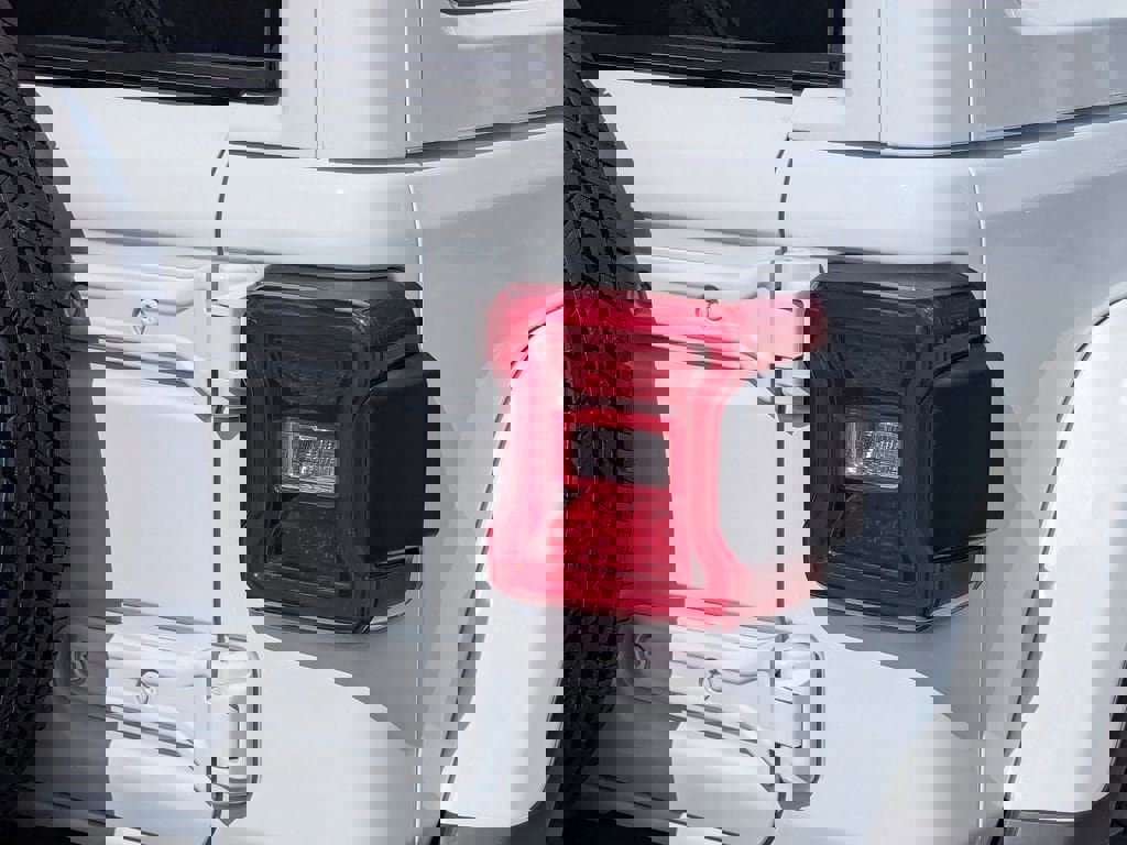 Used 2025 Jeep Wrangler Sahara image 7