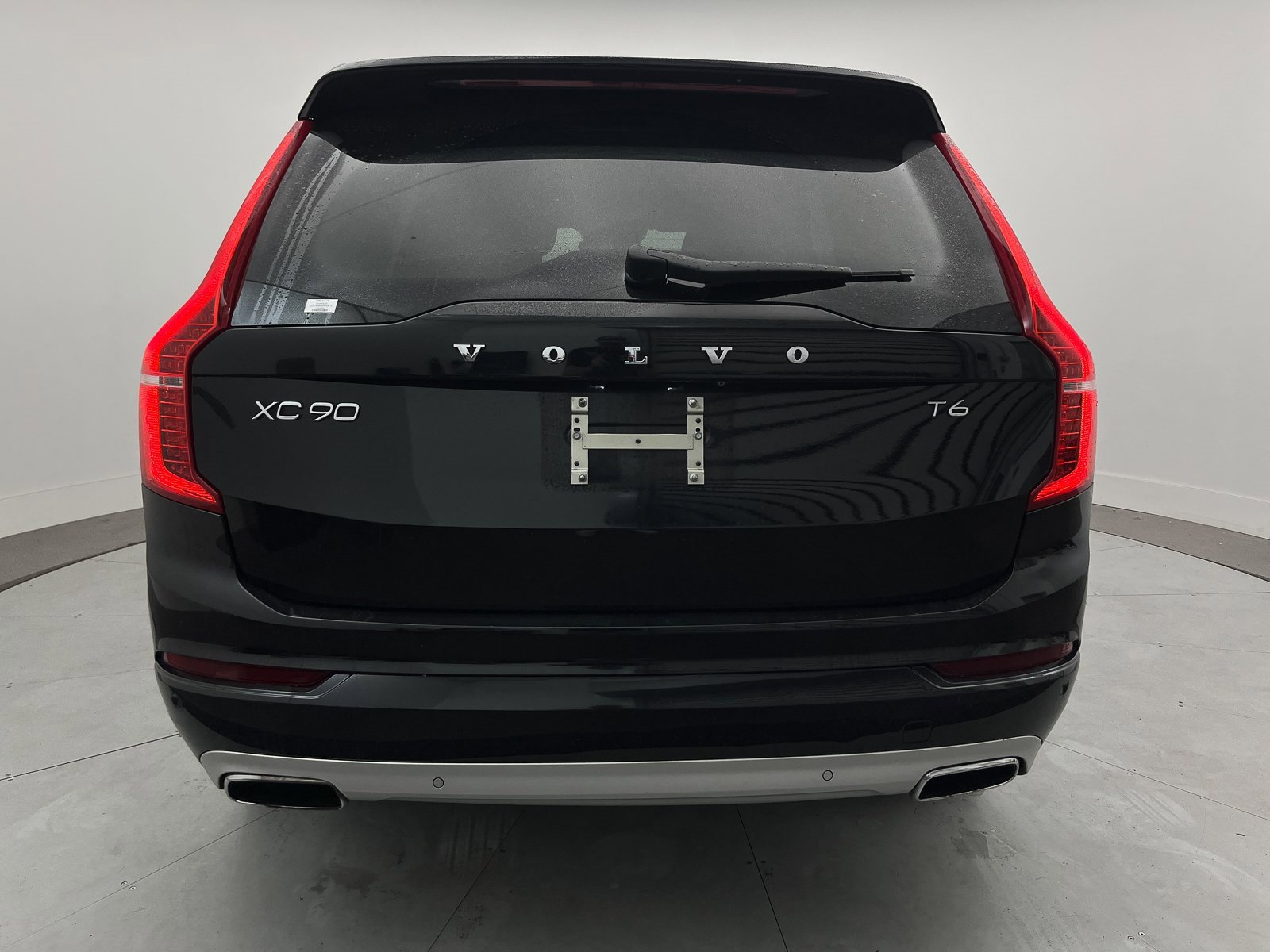 Used 2016 Volvo XC90 T6 Momentum w/ Vision Package image 10