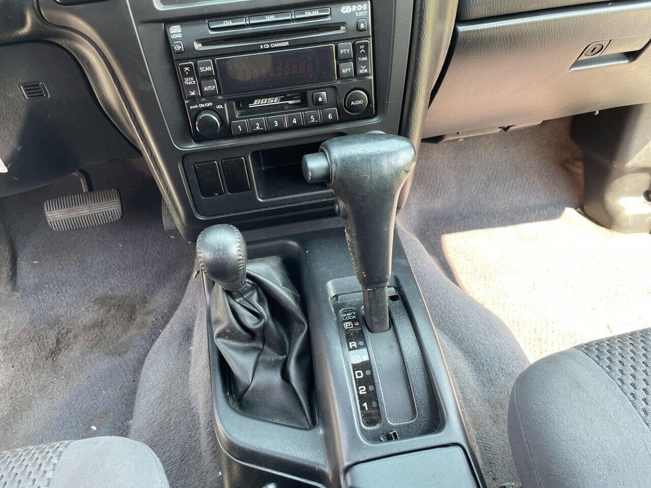 Used 2002 Nissan Pathfinder SE image 16