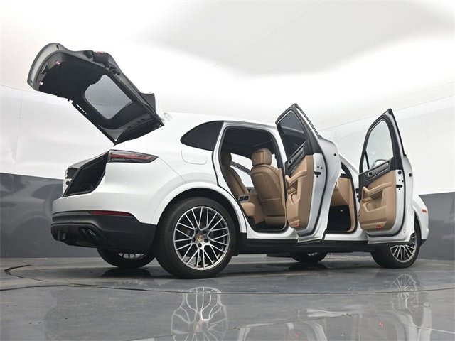Used 2023 Porsche Cayenne S Platinum w/ Assistance Package image 72