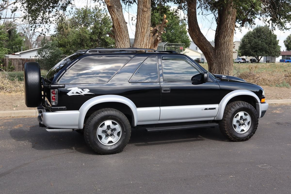Used 2002 Chevrolet Blazer LS w/ Preferred Equipment Group AWD/4WD image 4