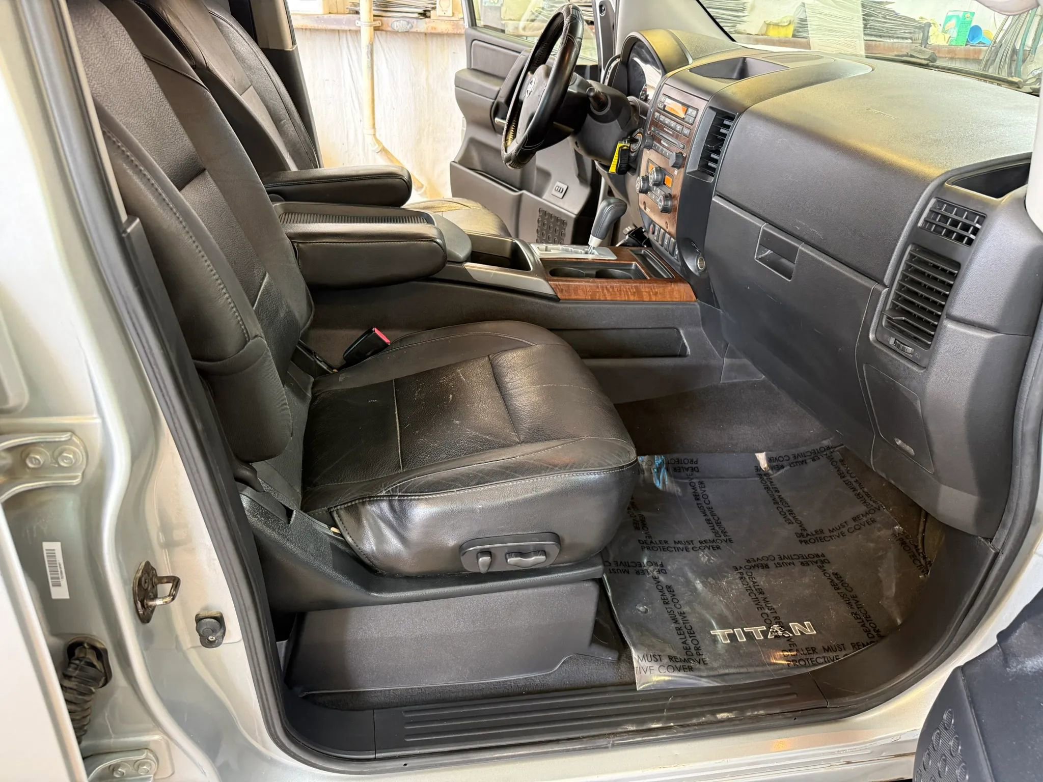 Used 2009 Nissan Titan LE w/ LE Max Utility Pkg RWD image 24