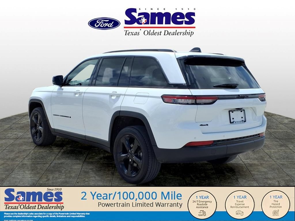 Used 2023 Jeep Grand Cherokee Altitude AWD/4WD image 5