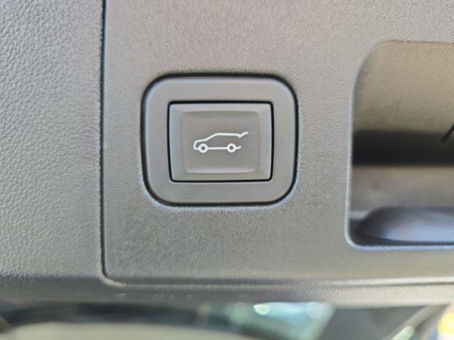 Used 2025 Cadillac XT5 Premium Luxury image 15