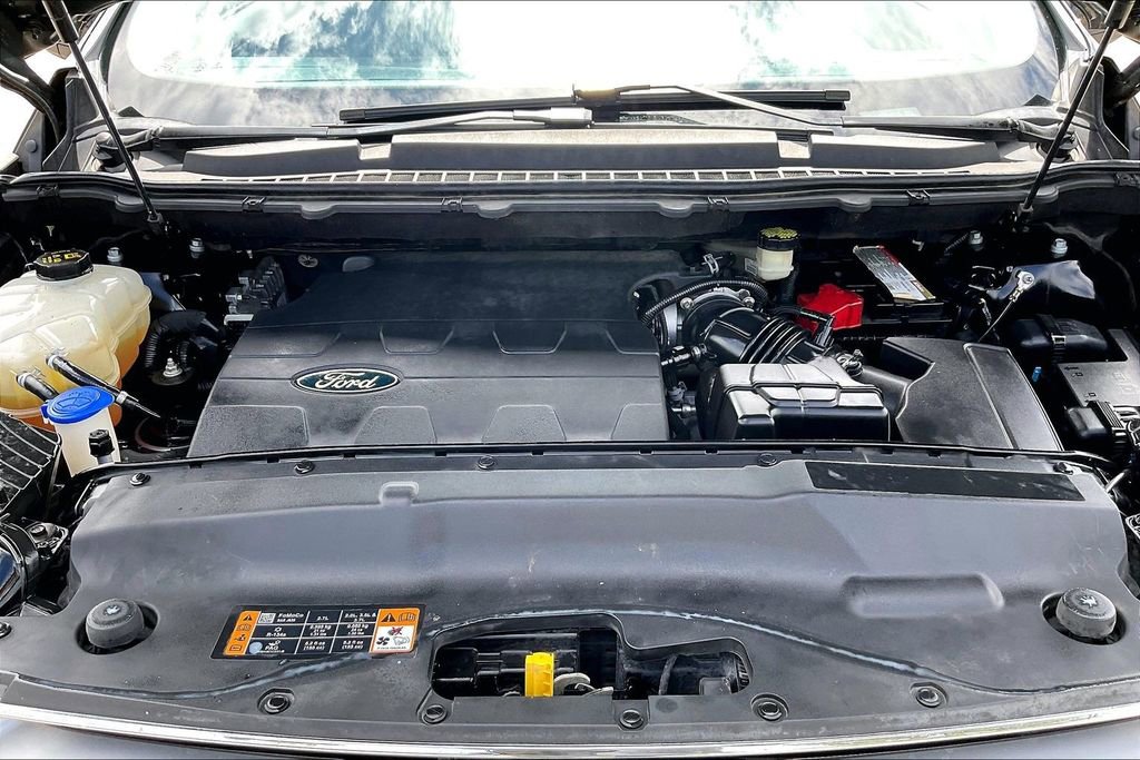 Used 2015 Ford Edge Titanium w/ Technology Package image 31