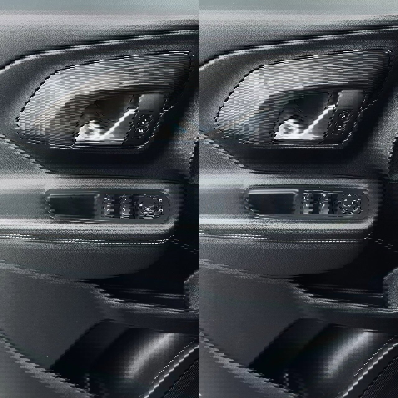 Used 2024 GMC Terrain SLE image 20