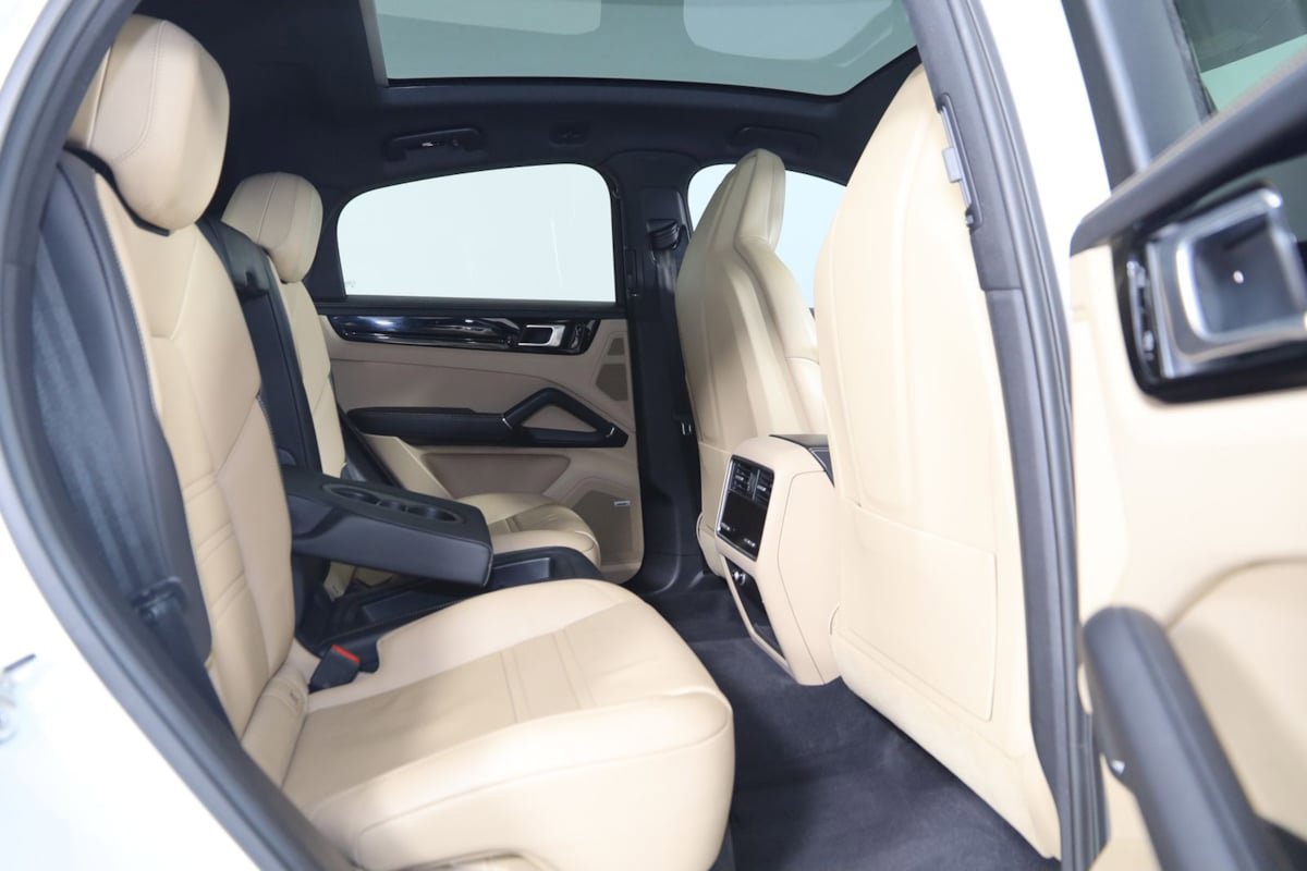Used 2020 Porsche Cayenne AWD/4WD image 15