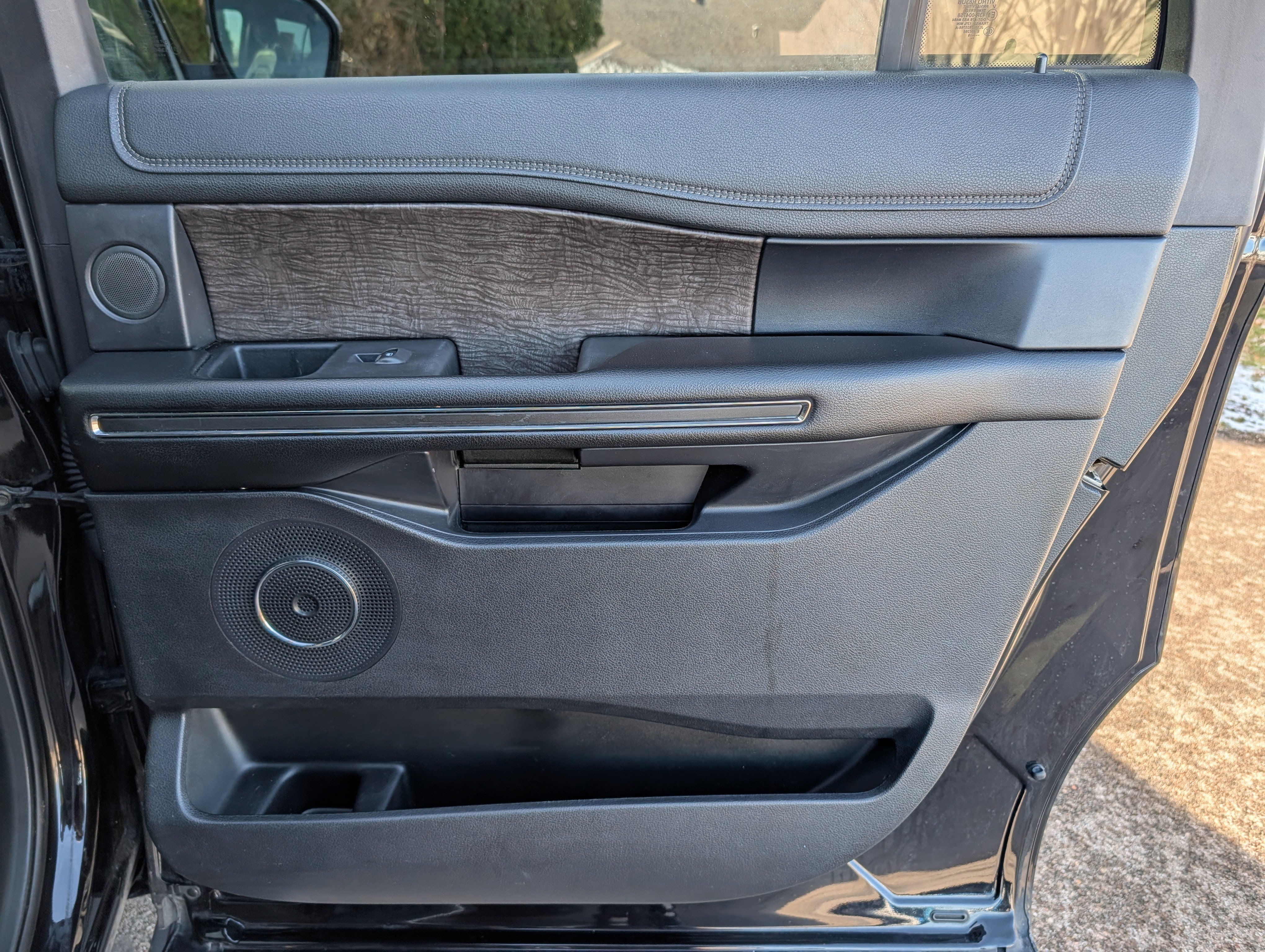 Used 2019 Ford Expedition Max Limited image 37