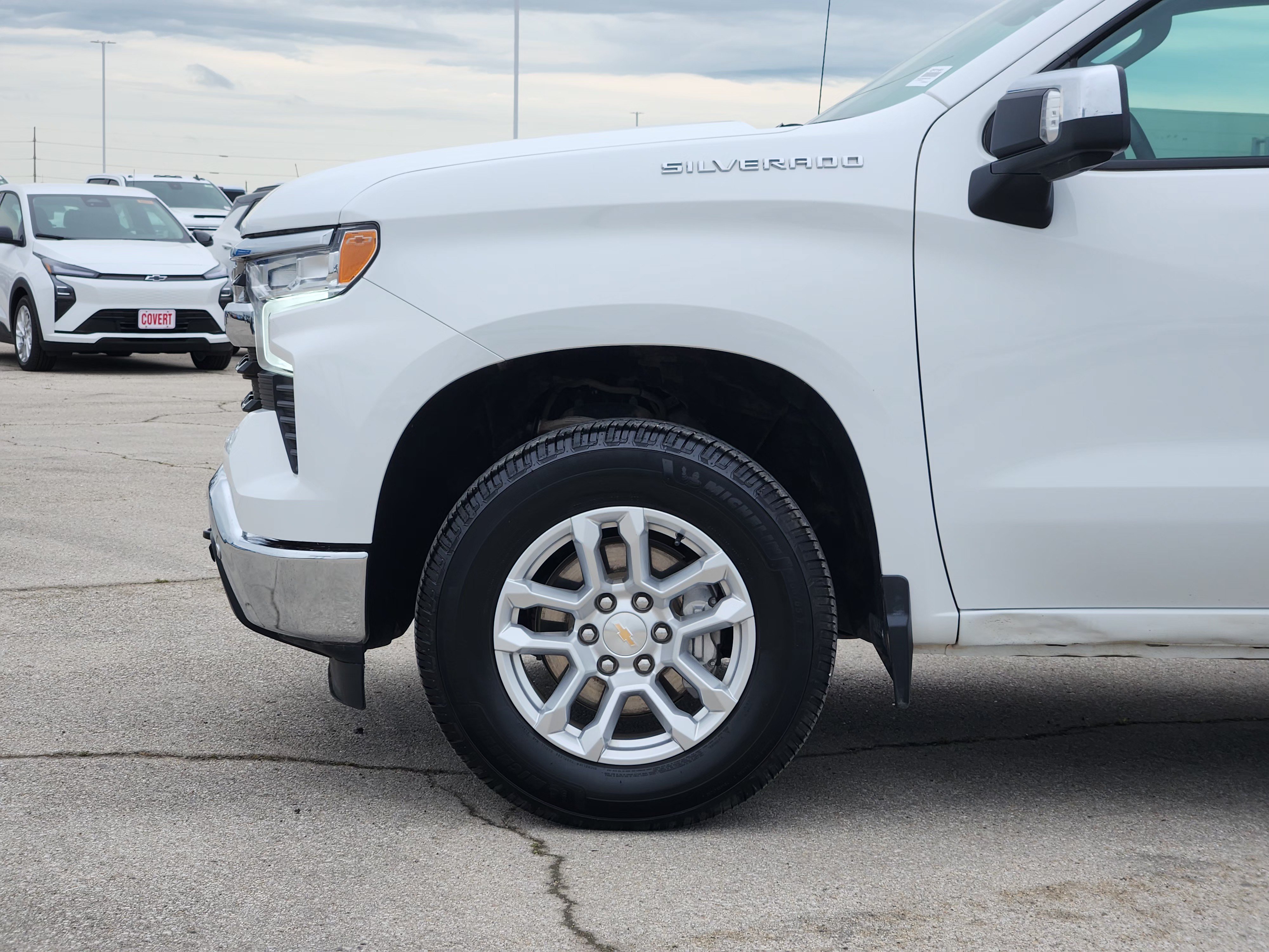 Used 2025 Chevrolet Silverado 1500 LT w/ Safety Package AWD/4WD image 9