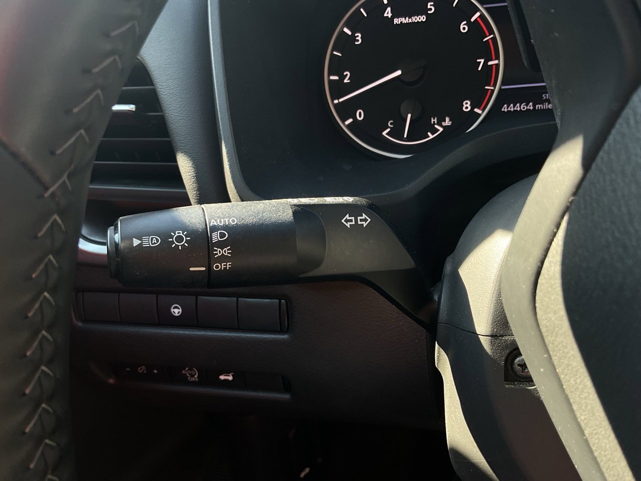 Used 2025 Nissan Rogue SV FWD image 36