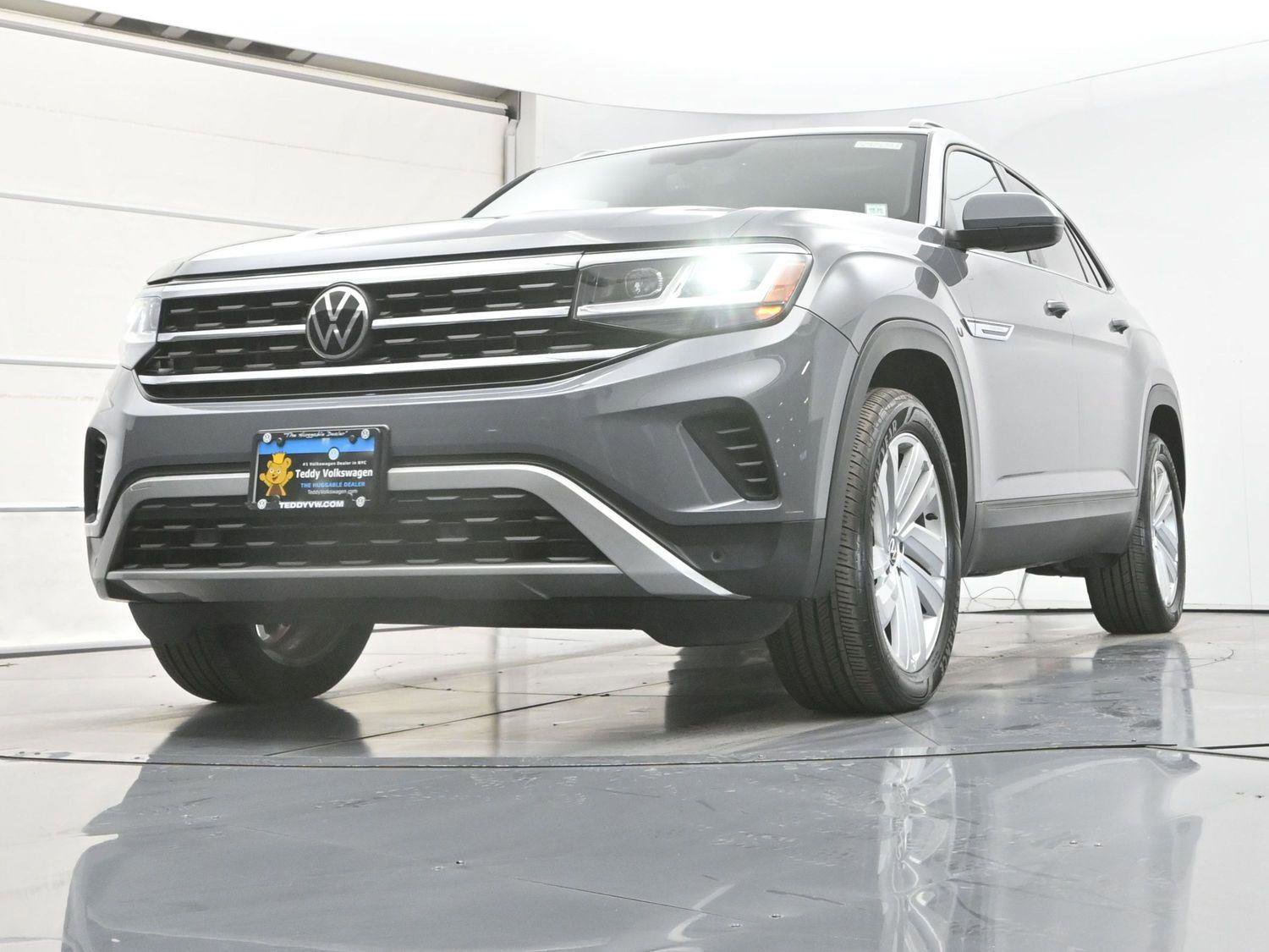 Certified 2022 Volkswagen Atlas Cross Sport SE image 31