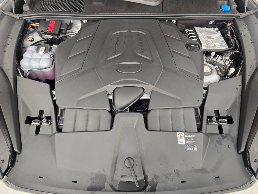 New 2026 Porsche Cayenne E-Hybrid image 11