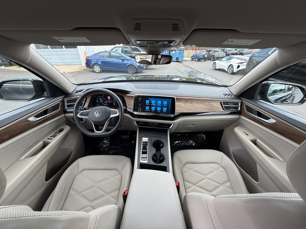 Used 2024 Volkswagen Atlas SE FWD image 21