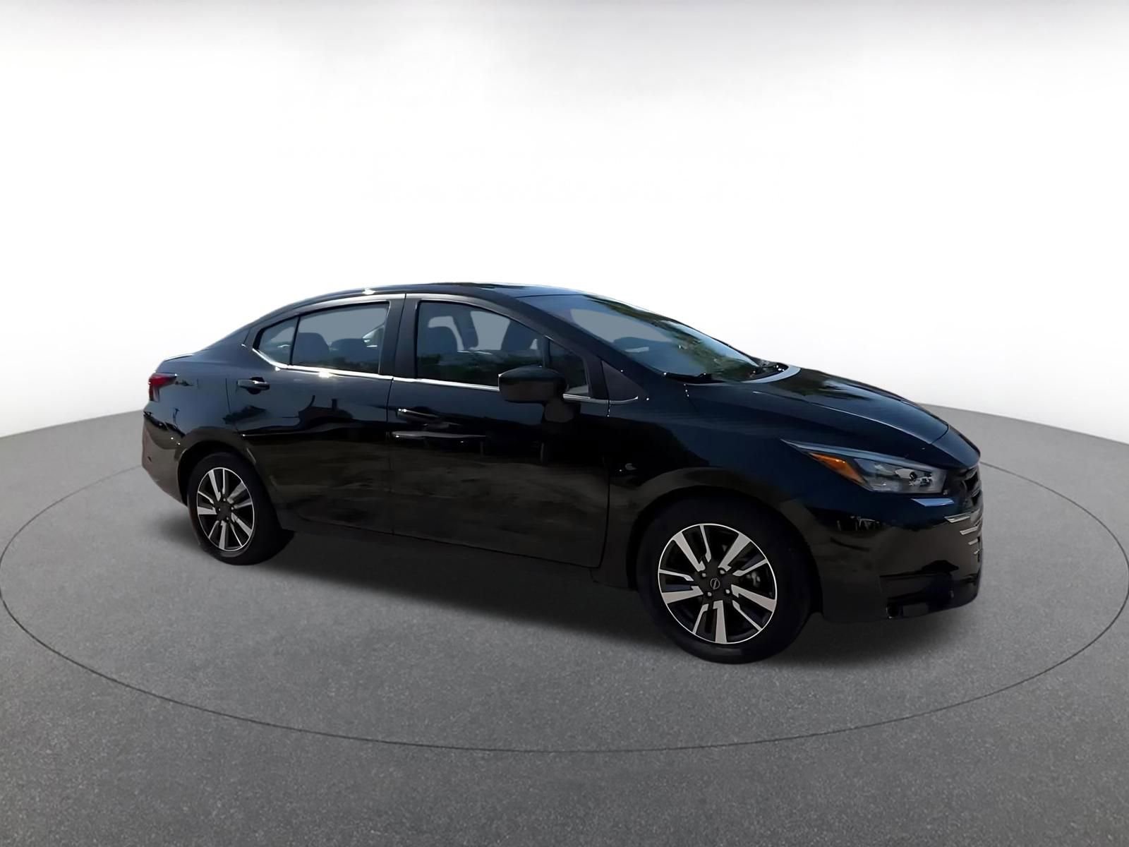 Used 2025 Nissan Versa SV FWD video 2
