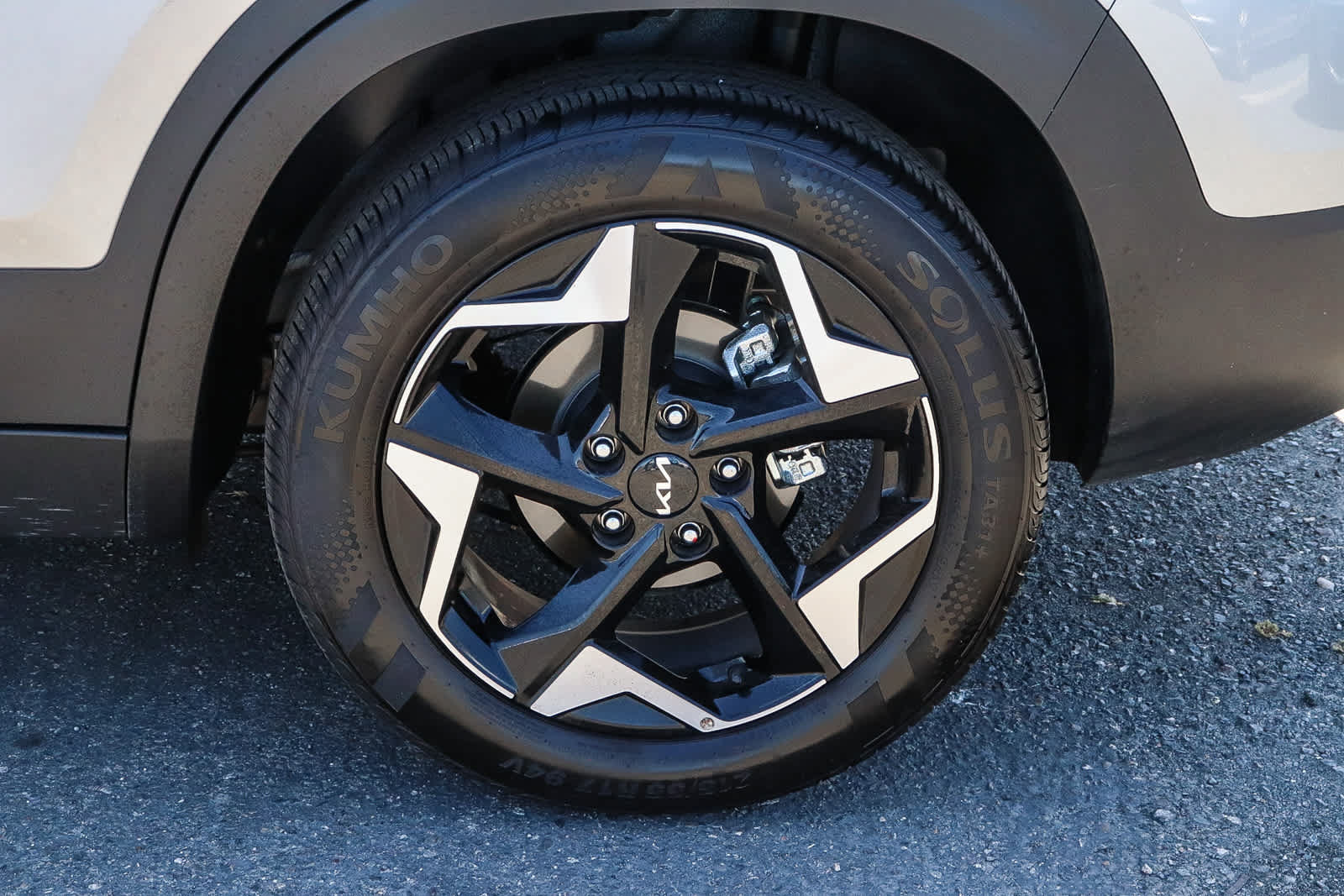 Used 2025 Kia Seltos EX FWD image 13