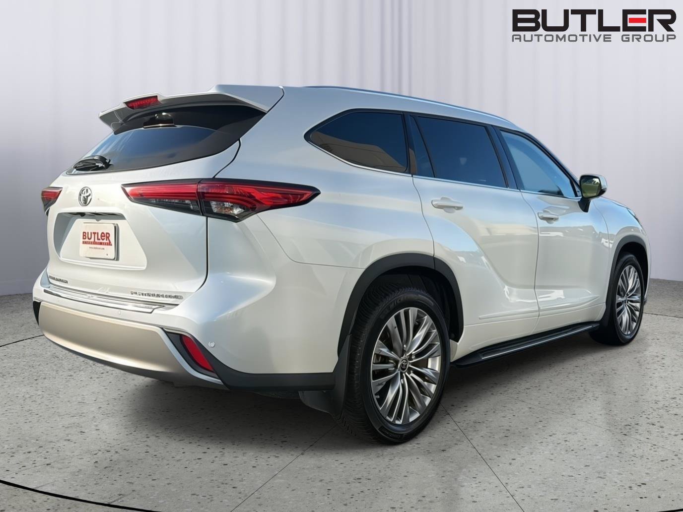 Used 2022 Toyota Highlander Platinum AWD/4WD image 6
