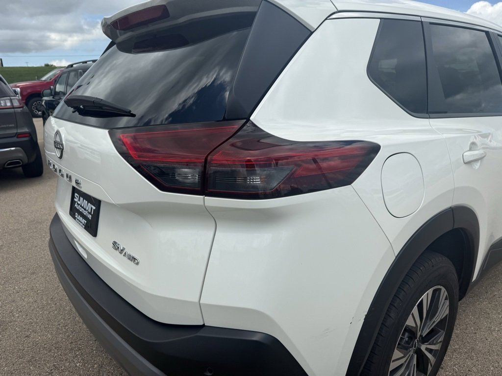 Used 2023 Nissan Rogue SV image 27