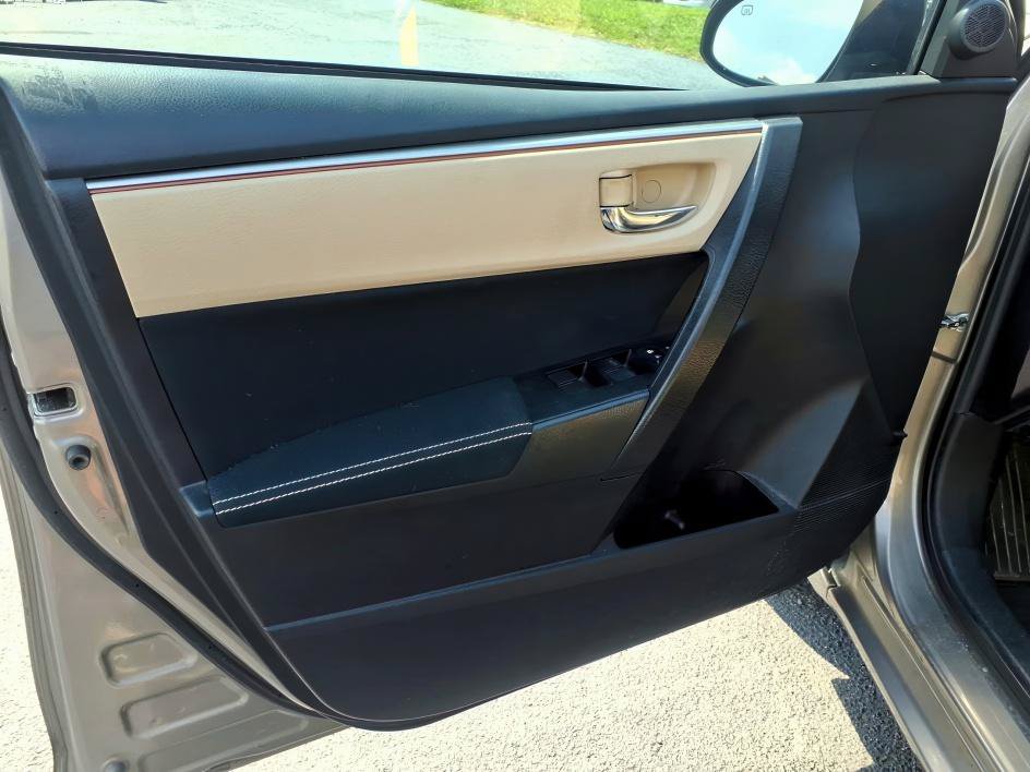 Used 2016 Toyota Corolla LE FWD image 14