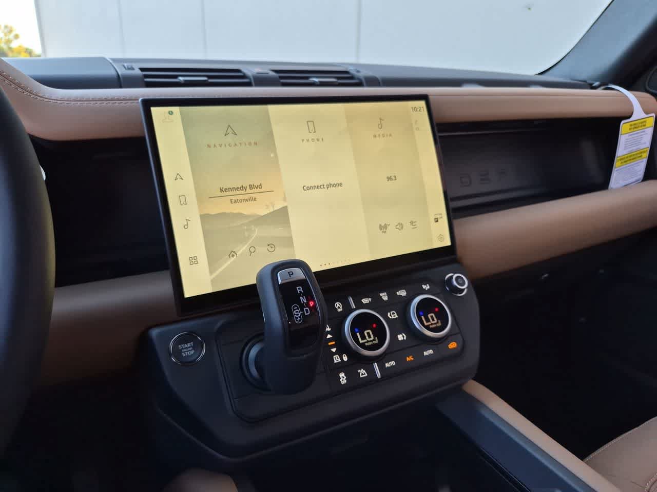 New 2026 Land Rover Defender 110 X-Dynamic SE AWD/4WD image 30
