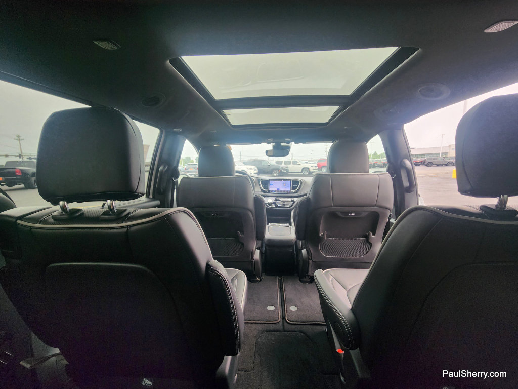 New 2027 Chrysler Pacifica Limited FWD image 50