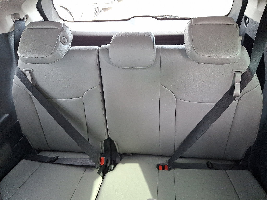 Used 2026 Toyota Sienna XLE FWD image 11
