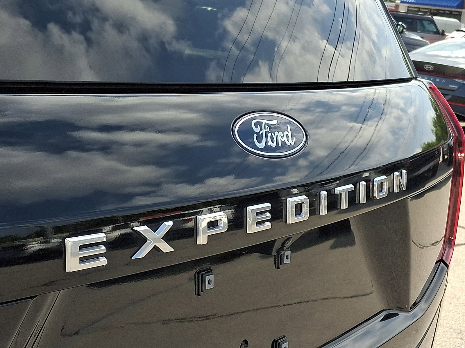 Certified 2025 Ford Expedition Active image 30