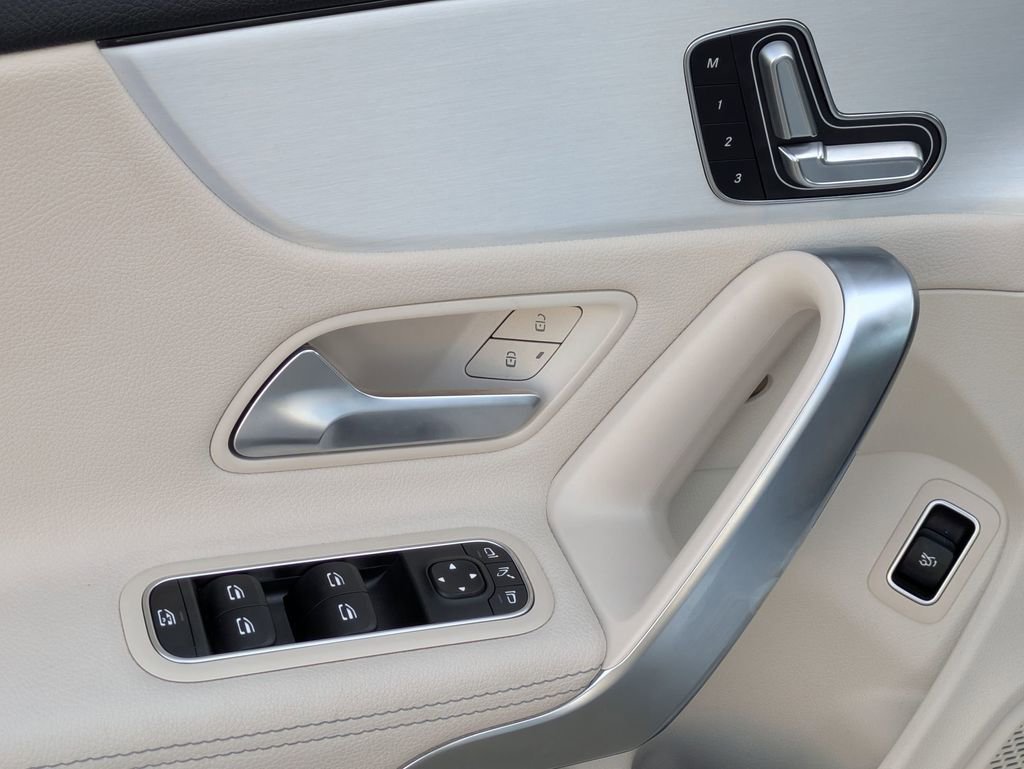 Used 2025 Mercedes-Benz CLA 250 image 13