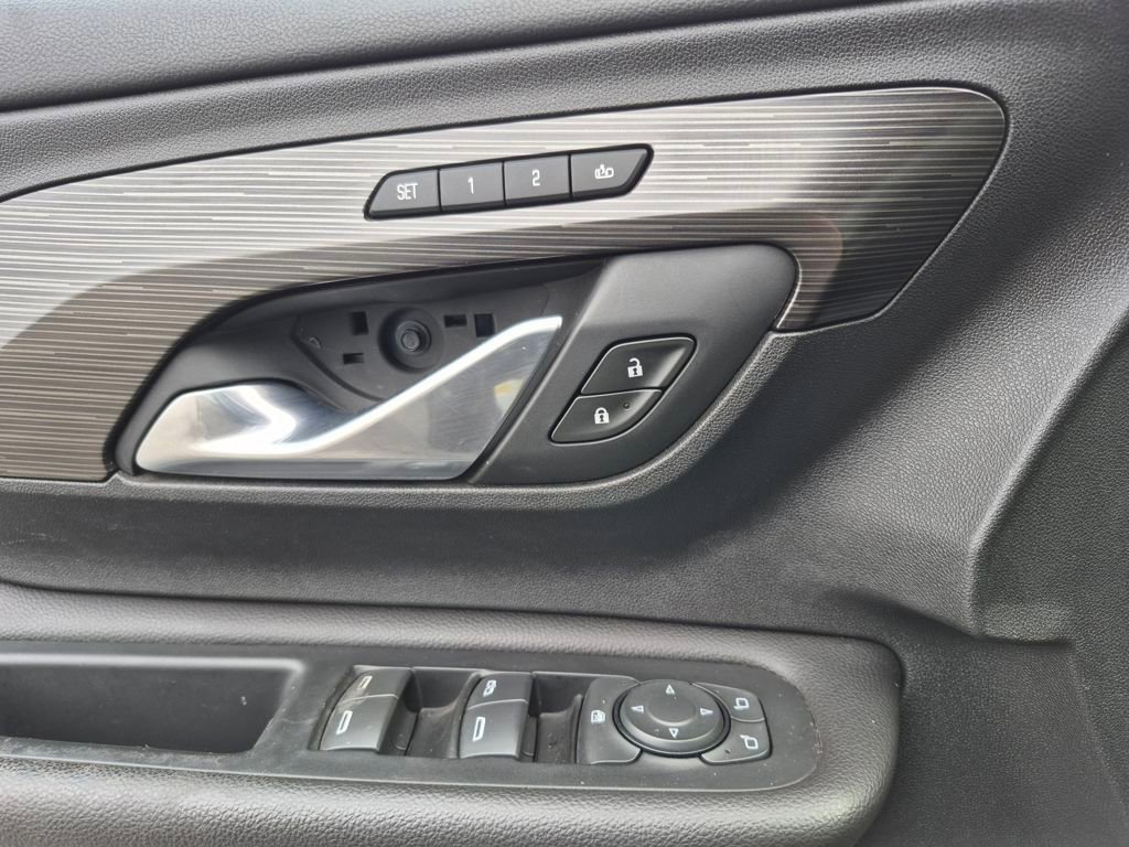 Used 2018 GMC Terrain SLT w/ Infotainment Package II image 15