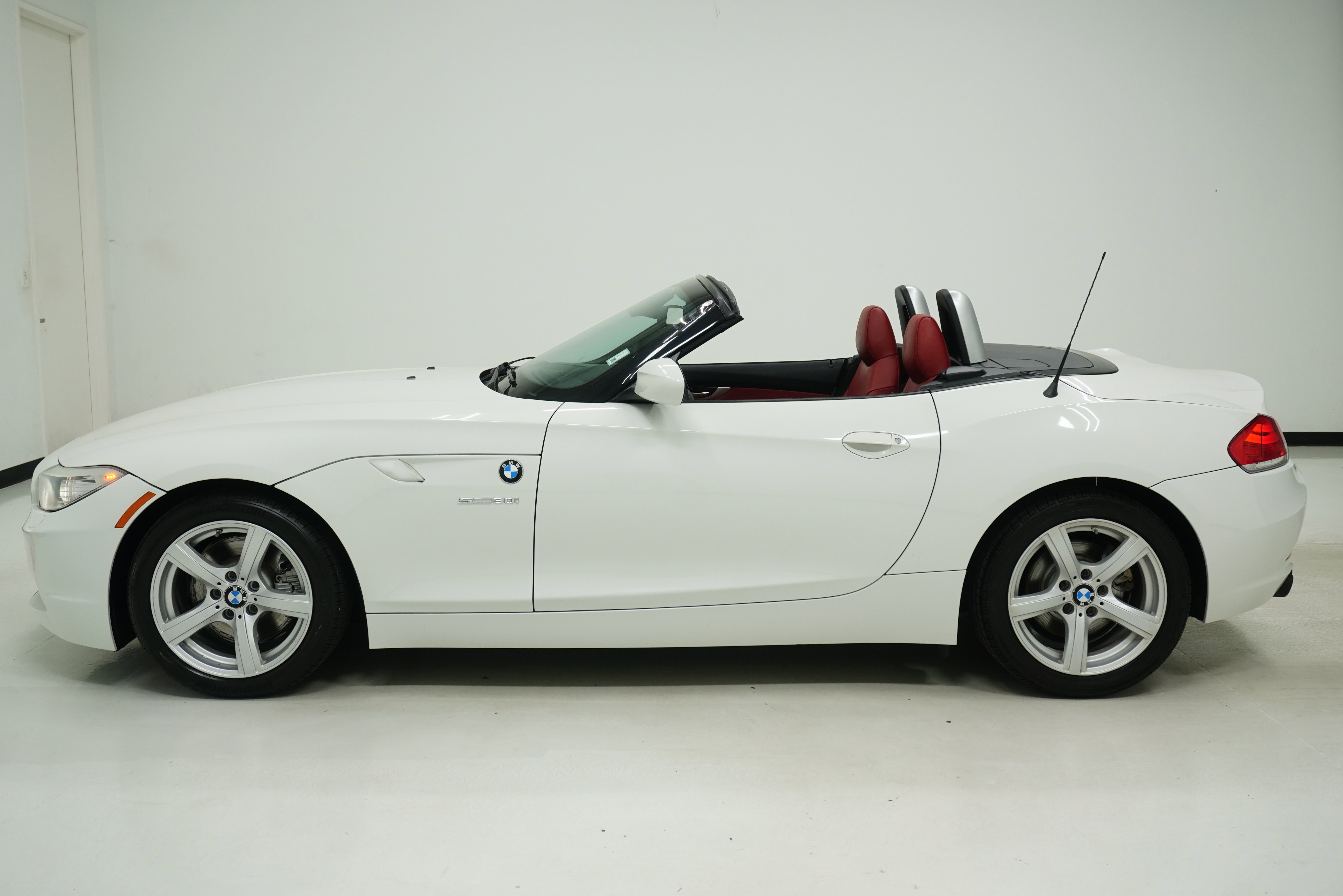 Used 2011 BMW Z4 sDrive30i image 10