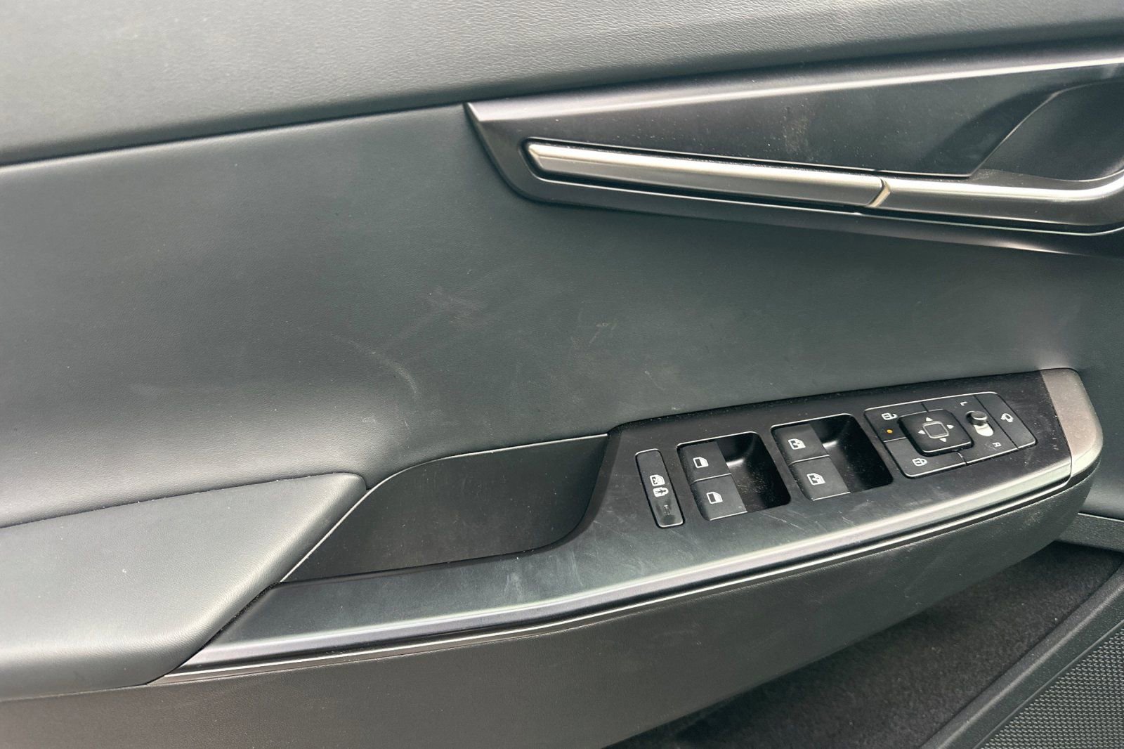 Used 2025 Kia EV6 Light image 9