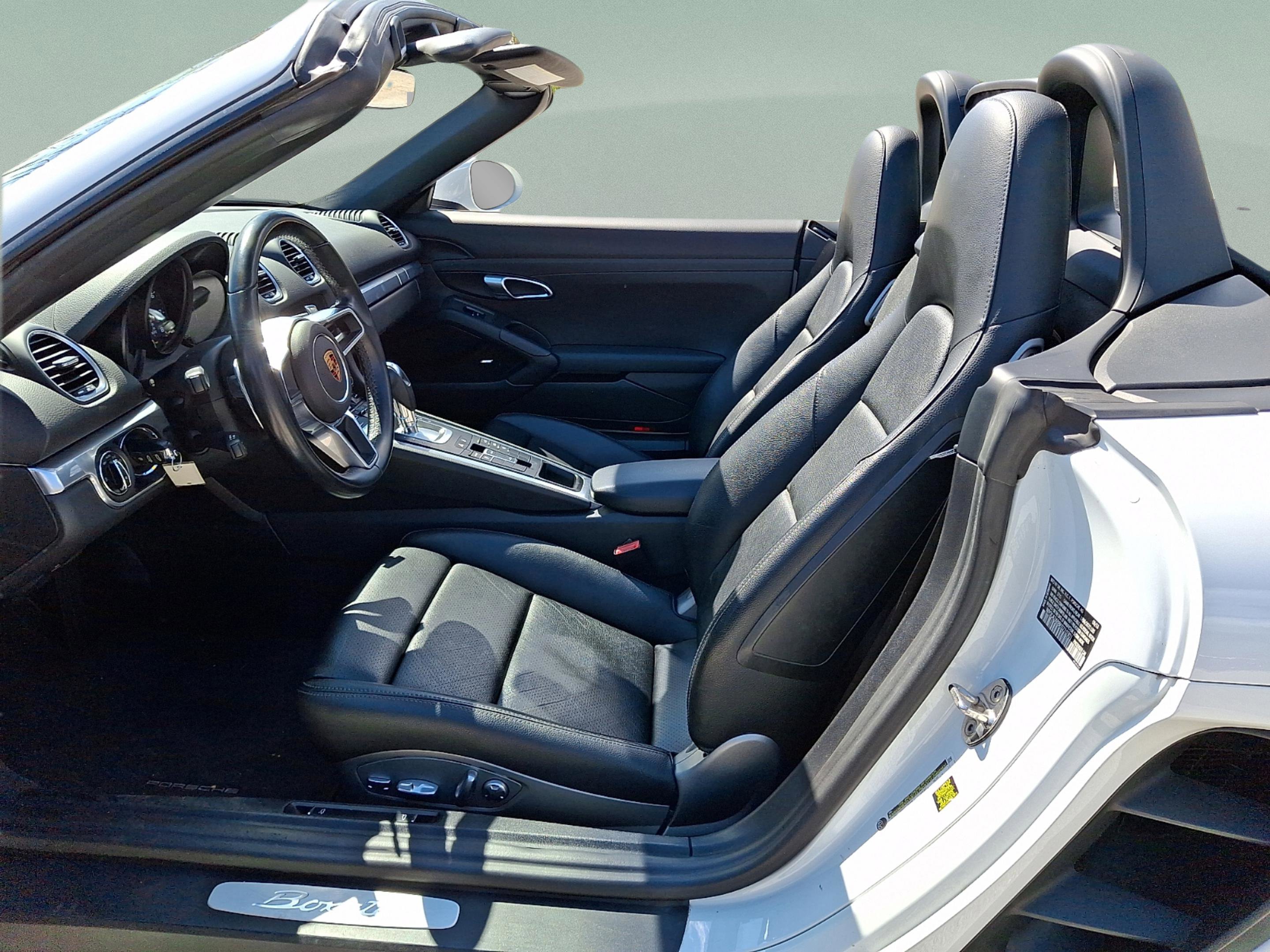 Used 2019 Porsche 718 Boxster image 10