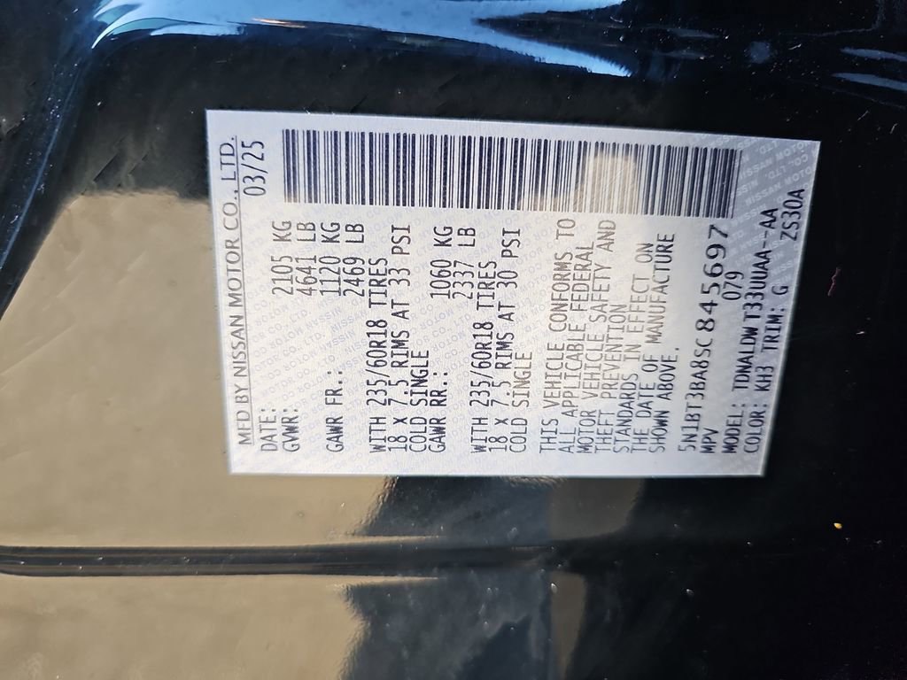 Used 2025 Nissan Rogue SV w/ SV Premium Package image 38